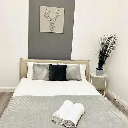 Rooms, Location For Tourists אכסניה