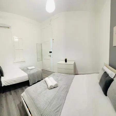 אכסניה Rooms, Location For Tourists