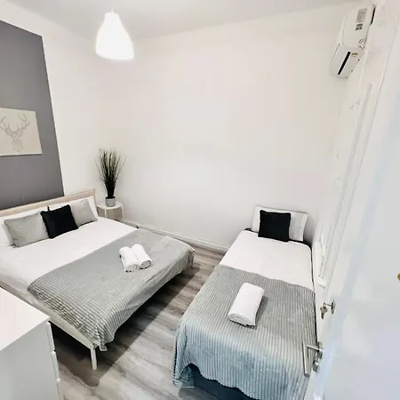אכסניה Rooms, Location For Tourists