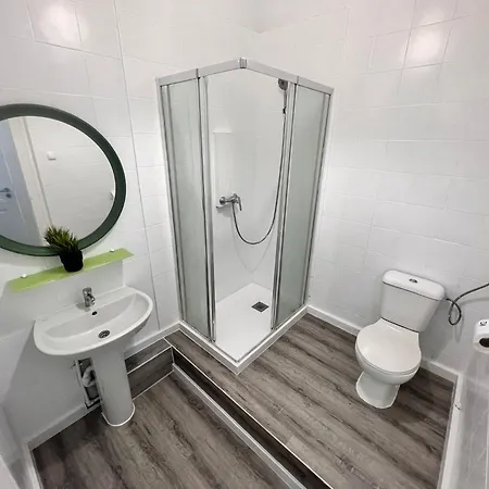 Rooms, Location For Tourists אכסניה
