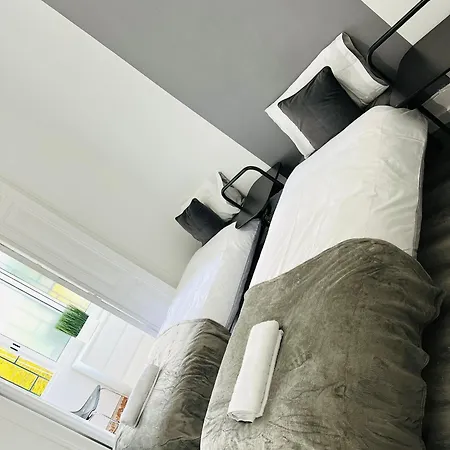 Rooms, Location For Tourists ליסבון
