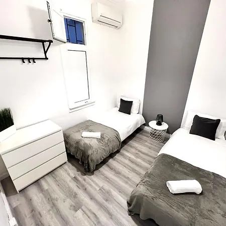 Rooms, Location For Tourists אכסניה *