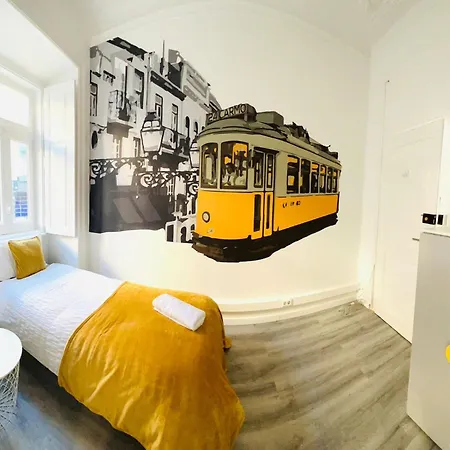 Rooms, Location For Tourists 旅馆 *