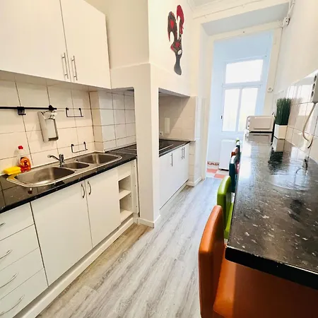 旅馆 Rooms, Location For Tourists *