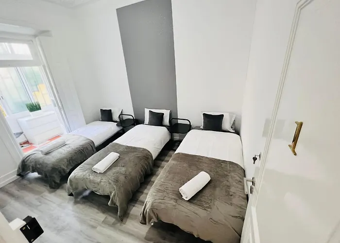 Hostel Rooms, Location For Tourists