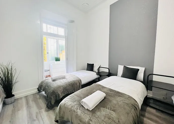 Rooms, Location For Tourists